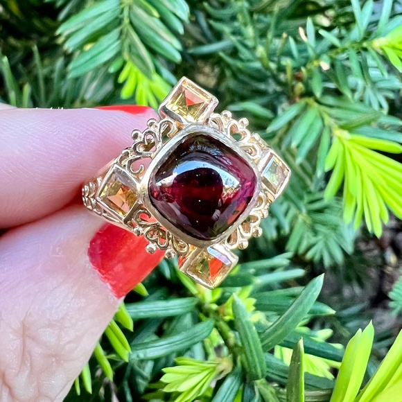 10K YELLOW GOLD CABOCHON GARNET AND CITRINE RING DESIGNER LOOK STATEMENT PIECE